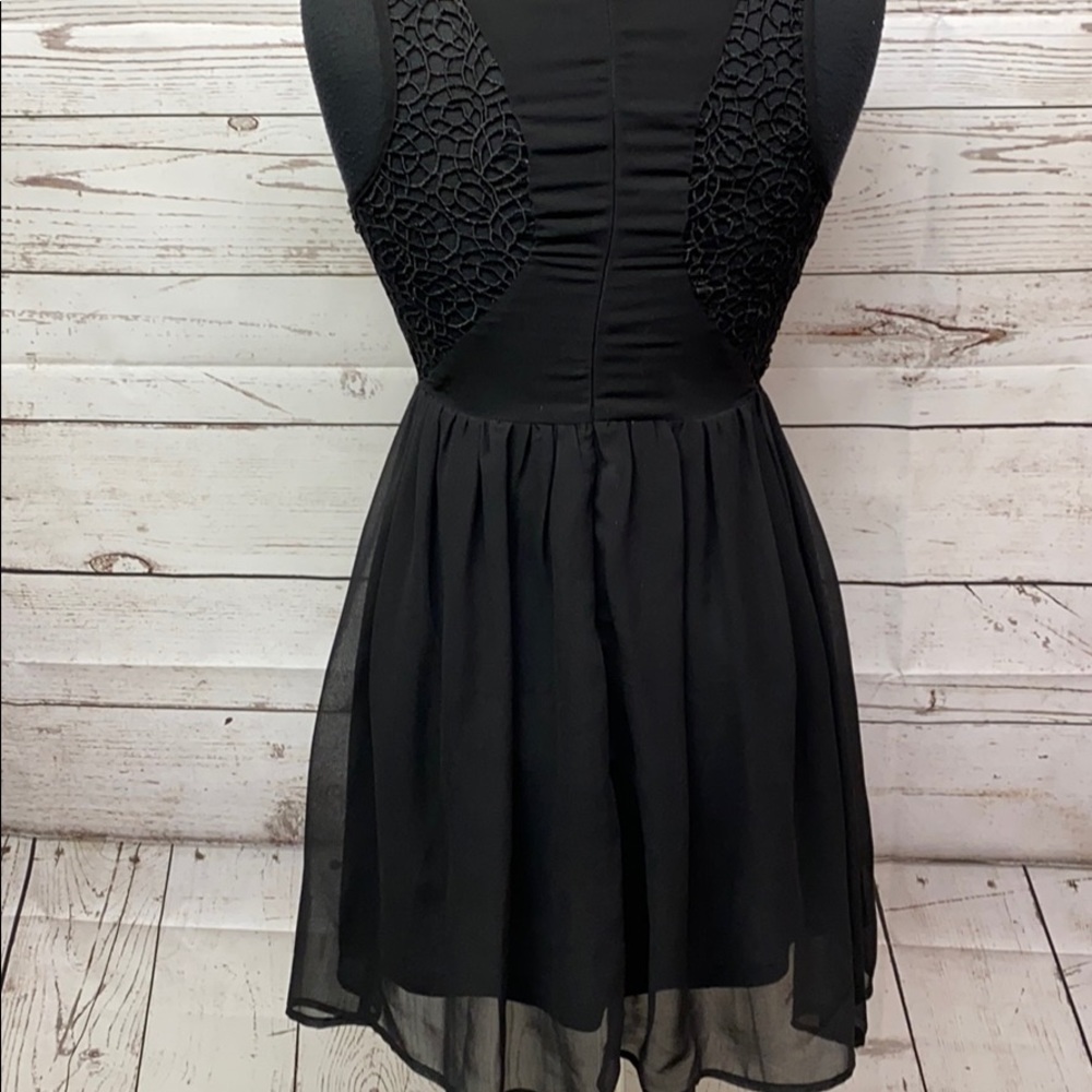 Doe & Rae Dress - Picture 4 of 6
